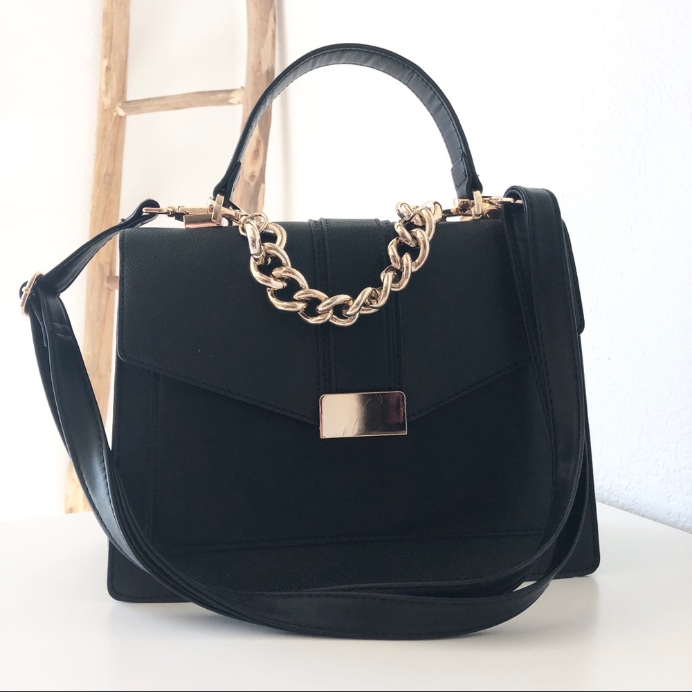 💋SOLD💋Gold Chain Black Shoulder Purse